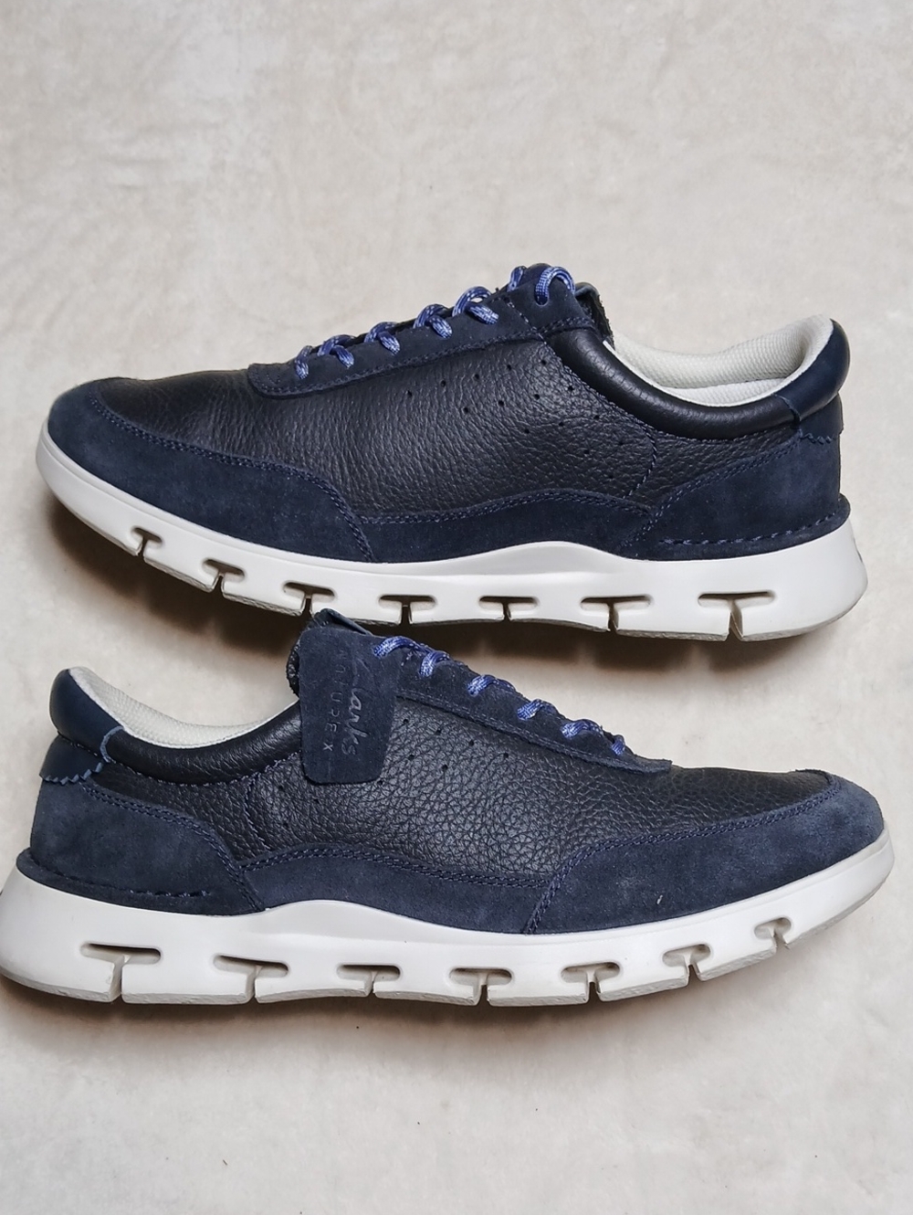 Clarks Men’s Navy Leather & Suede Sneakers Size 11